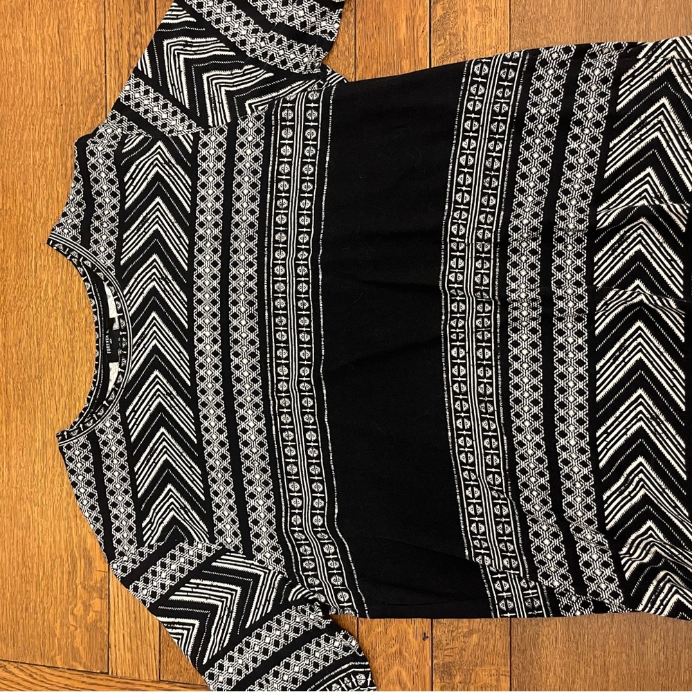Black & White Patterned Men’s Top